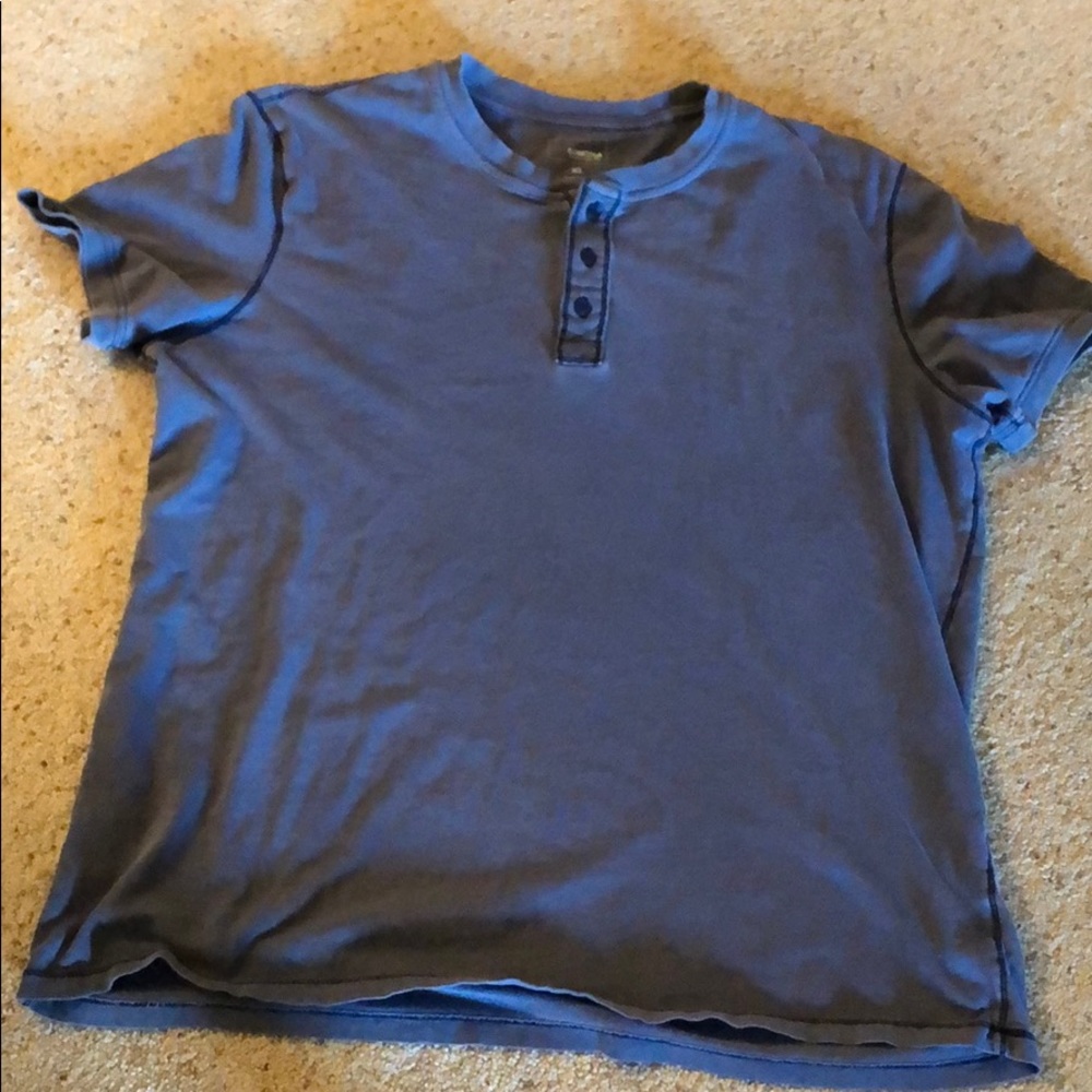 Sonoma 3 button t shirt